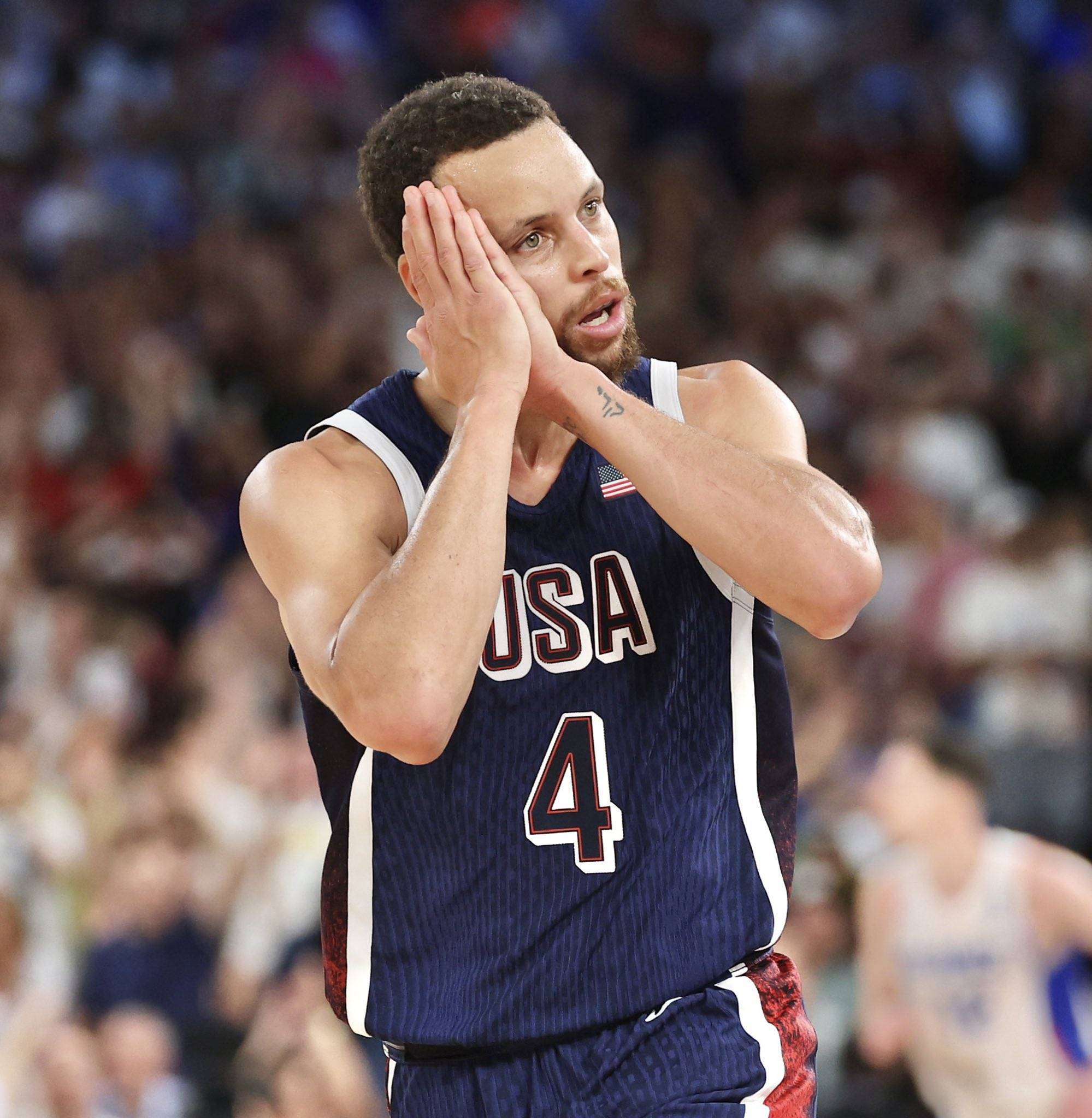 在新月俱乐 在新月俱乐